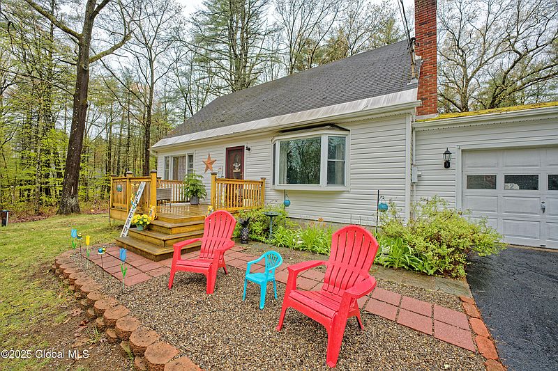 4th image of 525 Selfridge Road