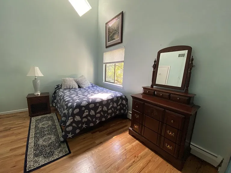 2nd Bedroom - Photo 1