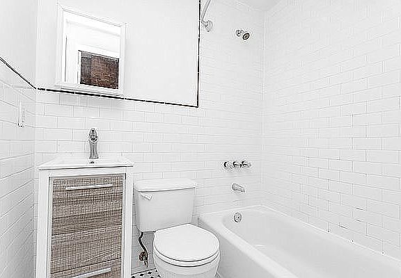 5th image of 51 Morgan Ave APT 2L
