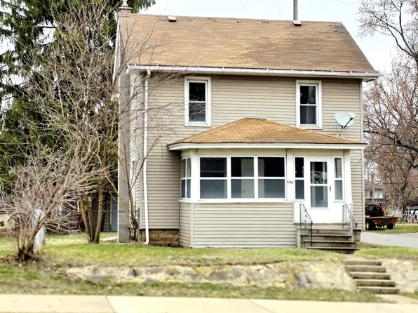 406 E McDevitt Ave, Jackson, MI 49203