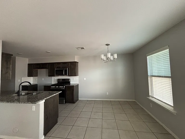 11501 Summer Dr #B — Photo 6