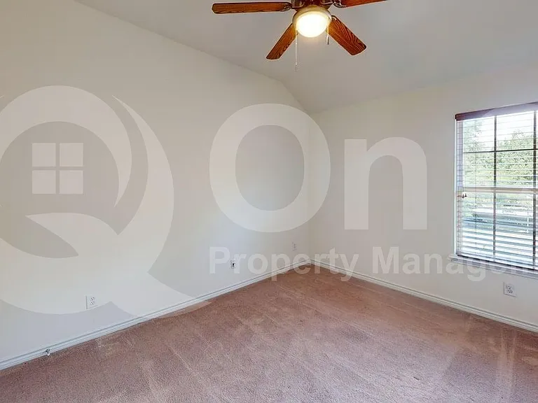 5912 Clearwater Dr — Photo 15
