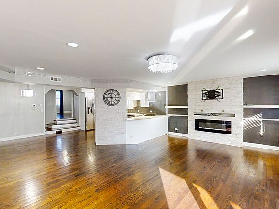 3rd image of 3227 N Panama Ave