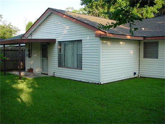 2nd image of 311 Forest Oaks Dr