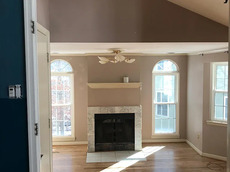 4036 Bradshaw Dr — Photo 2