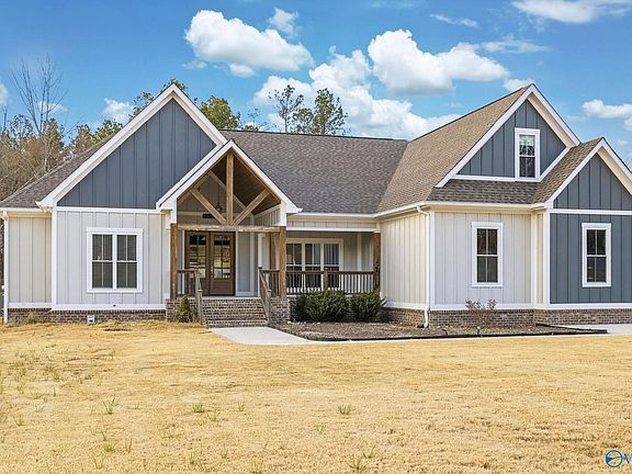 3rd image of 3586 Creek Path Rd