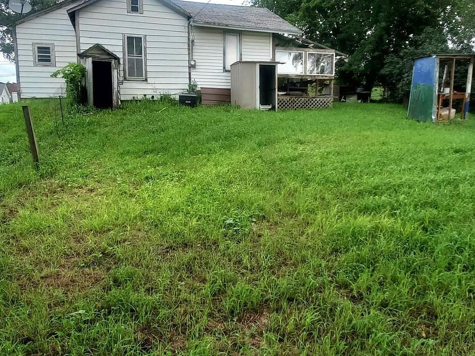 2nd image of 116 Eaton St