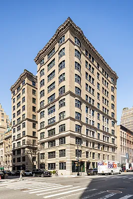 広辞苑 11 East 68th Street #7CE in Lenox Hill, Manhattan | StreetEasy