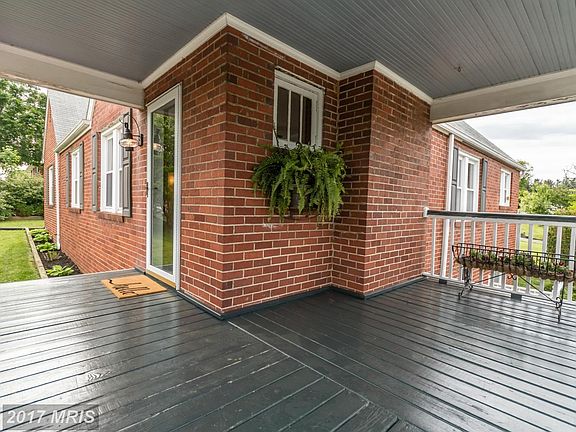 Great front porch perfect for a swing