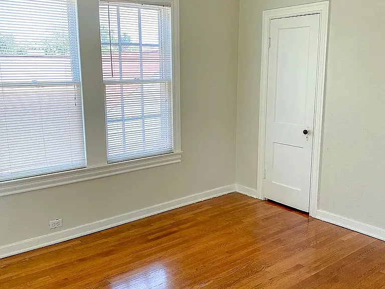 2053 W Gramercy Pl #1 — Photo 13