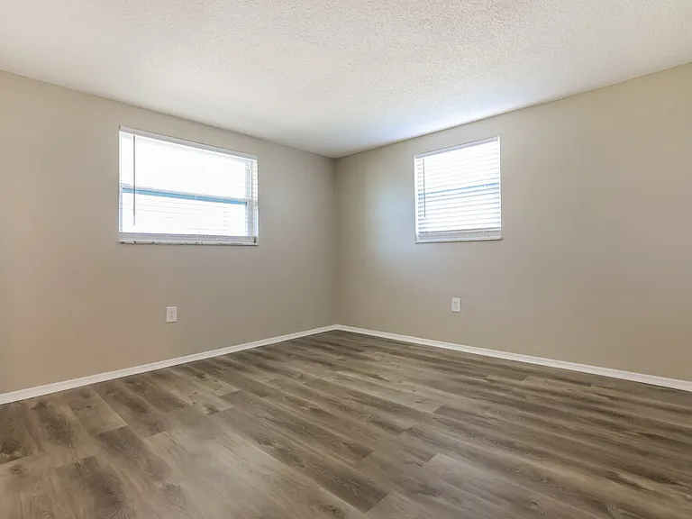 432 Briarwood Rd — Photo 11