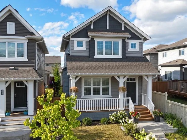 818 35a Ave NW, Edmonton, AB T6T 1A2