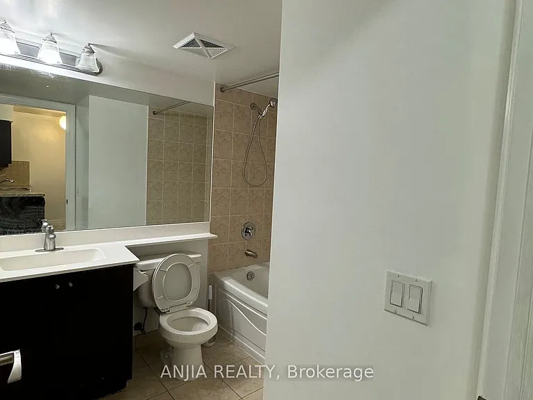 25 Greenview Ave #721 — Photo 8