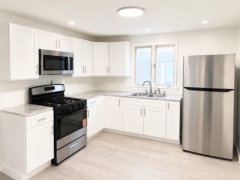 140 Lafayette Ave #2 — Photo 9