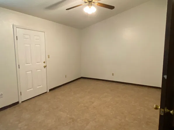 463 Stara Cir APT C, Pensacola, FL 32505
