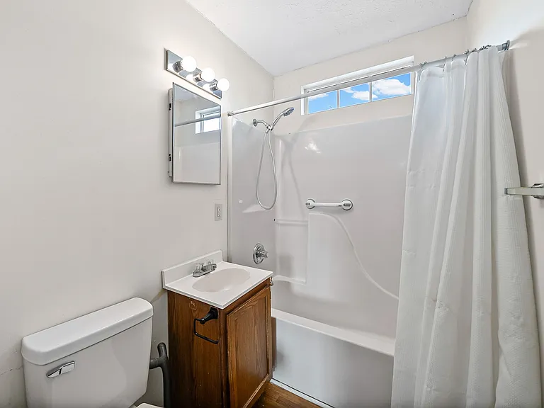2604 Kenwood Dr — Photo 8