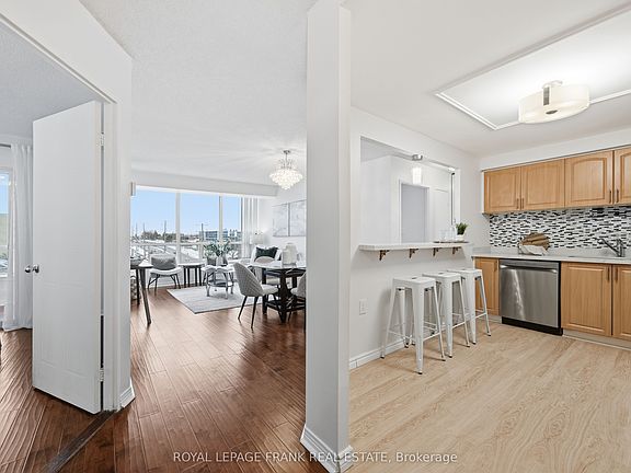 4th image of 711 Rossland Rd E #710