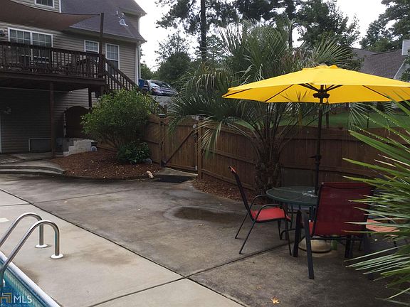2nd image of 528 Redwood Cir