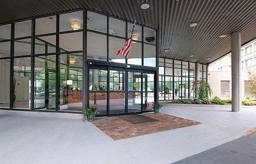 3rd image of 250 Hammond Pond Pkwy APT 307N