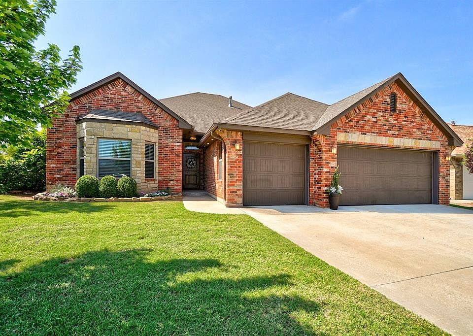 1st image of 19005 Meadows Crossing Dr