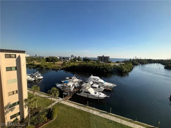 3462 Hancock Bridge Pkwy APT 262, North Fort Myers, FL 33903