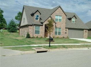 3836 E Spyglass Hill Dr, Fayetteville, AR 72701