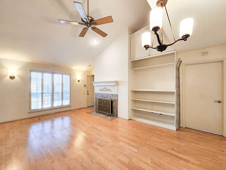 1860 White Oak Dr #236 — Photo 5