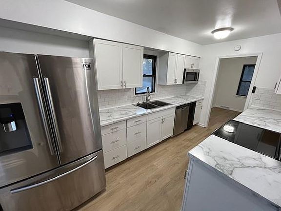 5th image of 1111 SW Mission Pl