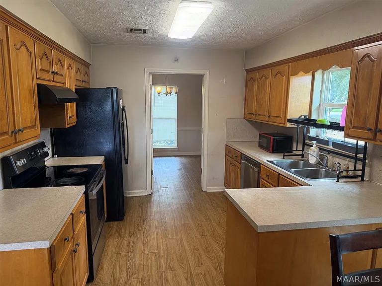 803 Summer Ln — Photo 9