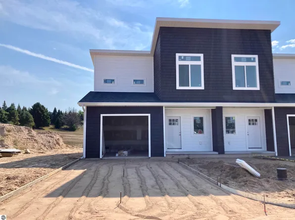 9314 S Flaska Dr #18, Cedar, MI 49621
