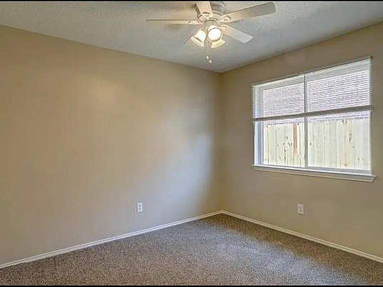 233 Dartmouth Dr — Photo 7