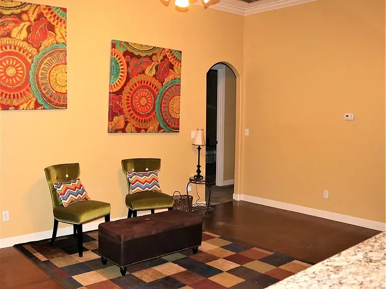2704 Plum Creek Dr — Photo 6