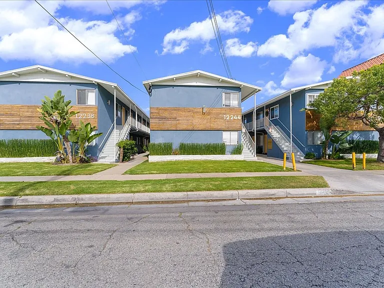 12244 Grevillea Ave #H — Photo 11