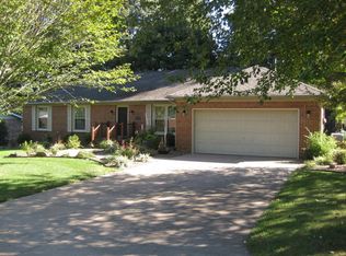 234 Cherry Hill Dr, Mount Carmel, IL 62863