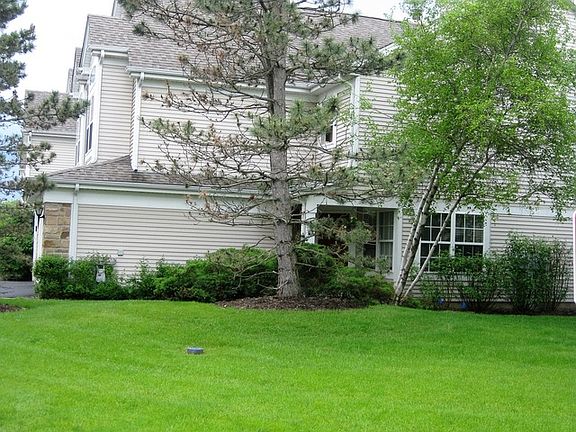 2nd image of 8990 Heathwood Cir #D
