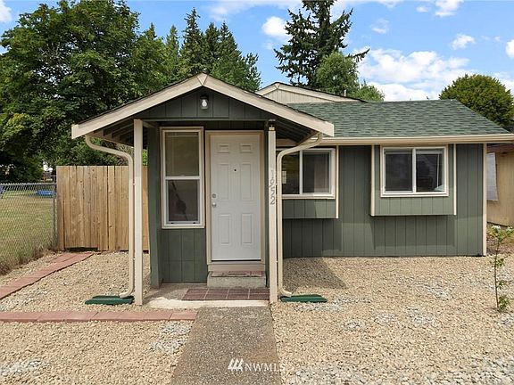 2nd image of 1952 11th Ave SE