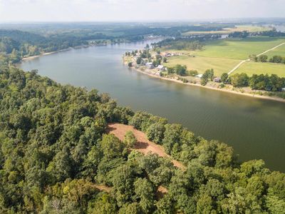 595 Woods Cliff Ln, Savannah, TN, 38372