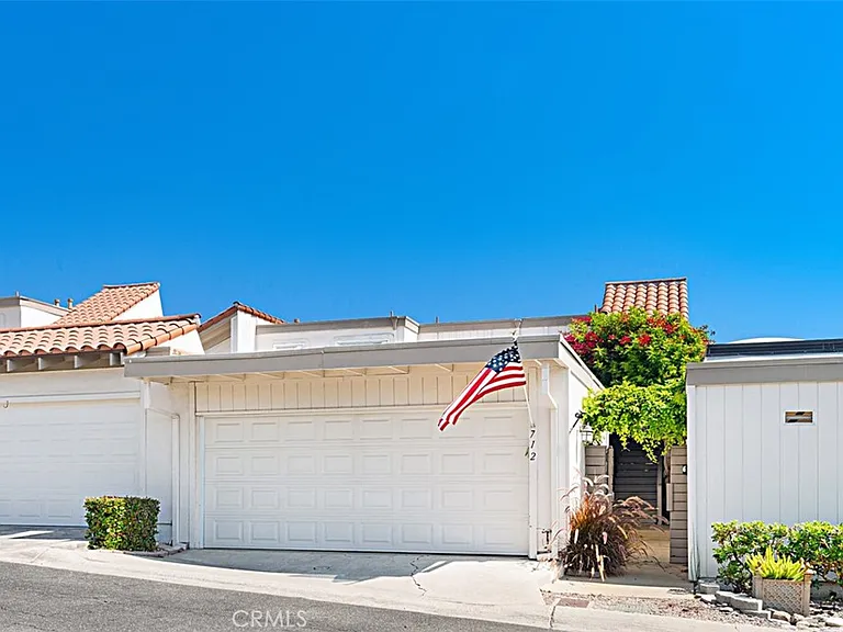 712 Calle Divino — Photo 6