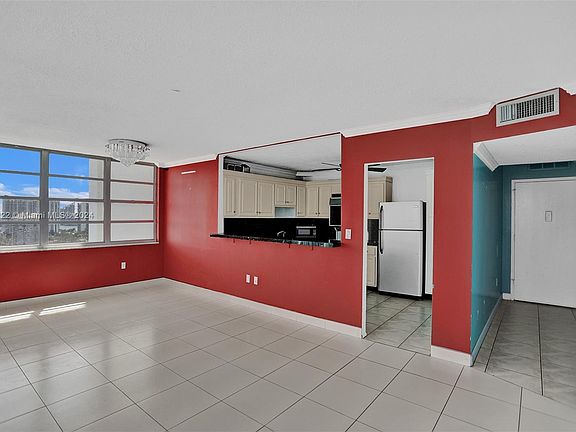 5th image of 2750 NE 183rd St APT 2509