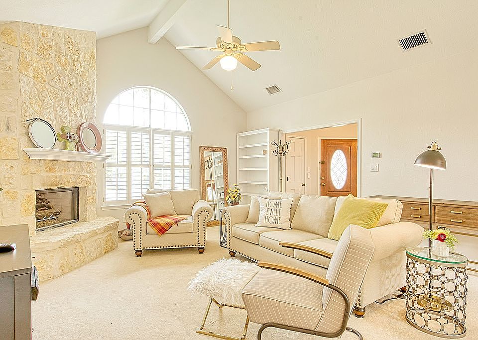 1st image of 202 Schweppe St