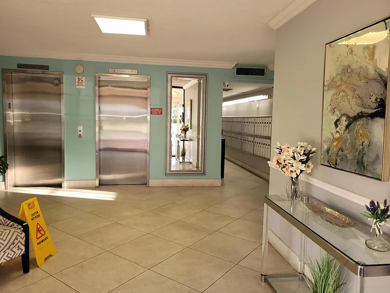 3050 N Palm Aire Dr #508 — Photo 24
