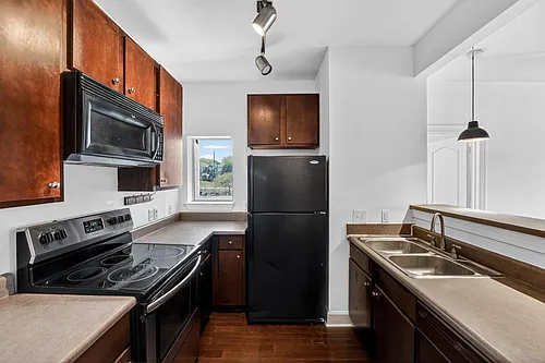 1901 Crossing Pl #2201 Photo 1