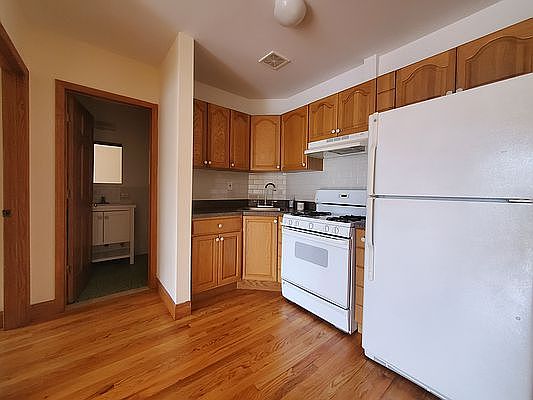 4th image of 45-48 47th St #3C