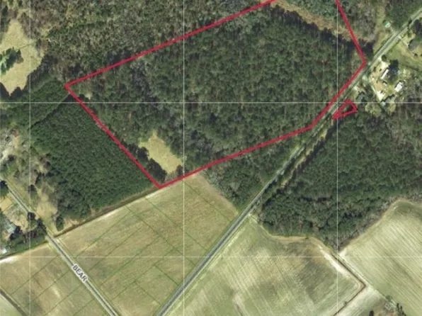 Lowe Rd, Lumberton, NC 28360