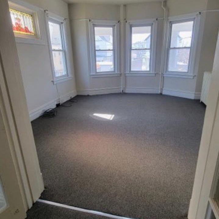 1st image of 209 S 10th Ave