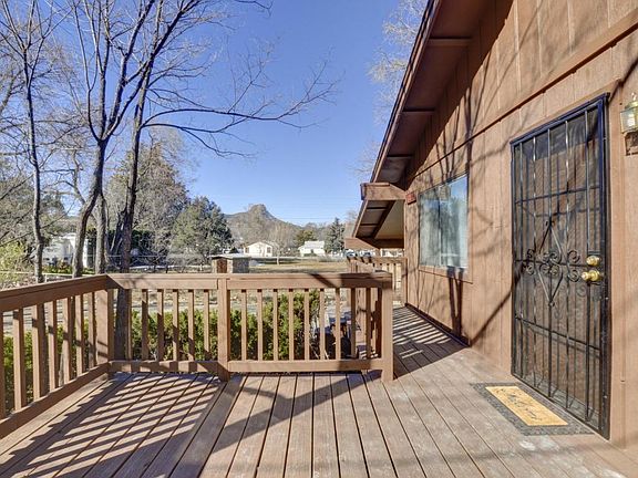4th image of 1220 Manzanita Pl