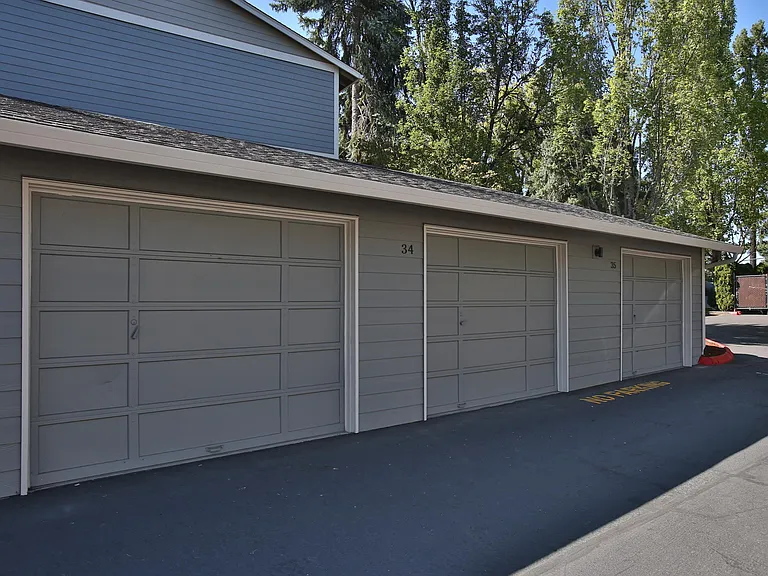Highland Hills Apartments — Photo 5