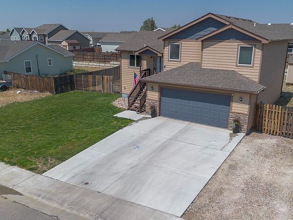 2nd image of 2110 Goosewing St
