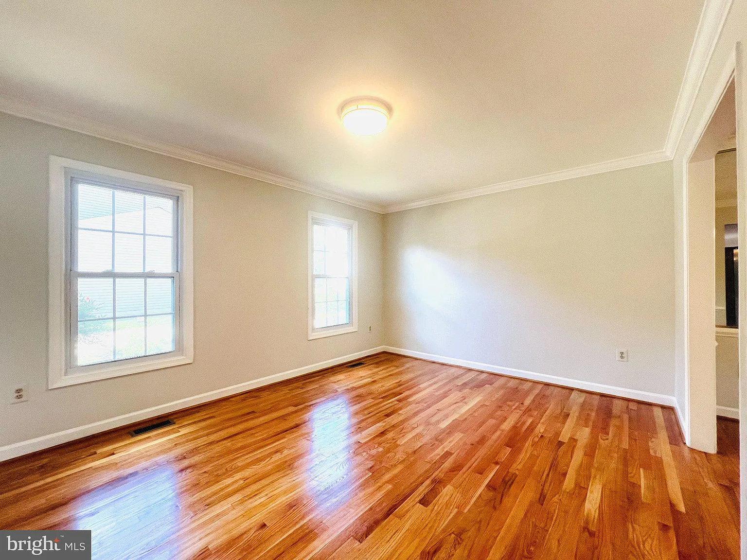 4 bed, 3.5 bath, 2613 sqft, $3,200 — Photo 4
