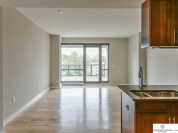 5th image of 120 S 31st Ave #5208